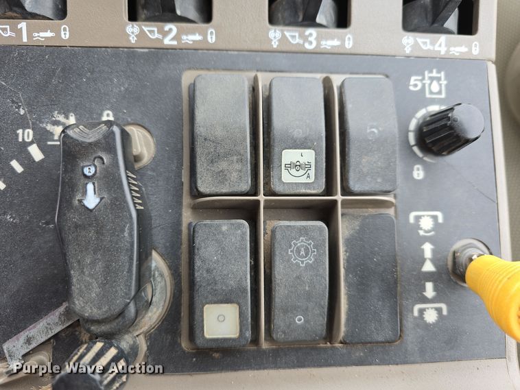 image for item DW3121 2004 Case IH Magnum MX285 MFWD tractor