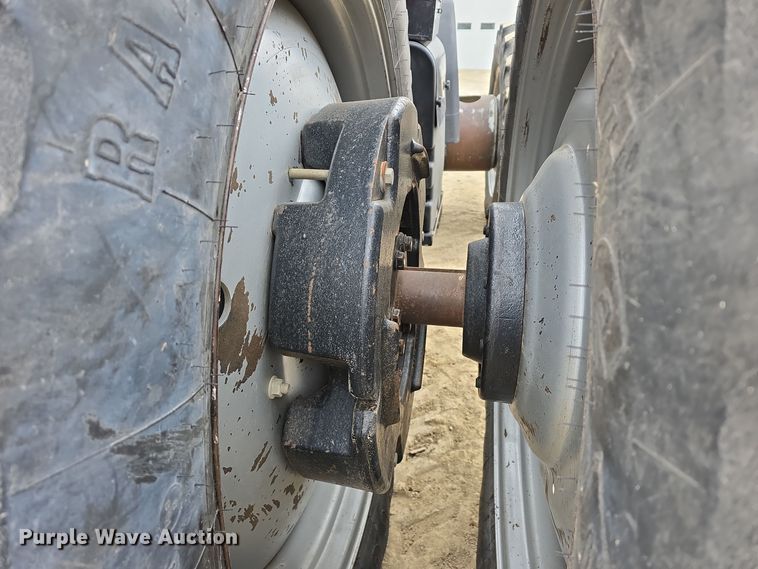 image for item DW3121 2004 Case IH Magnum MX285 MFWD tractor