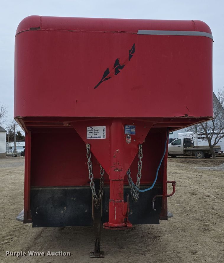 image for item DW3124 2004 Featherlite Inc. 5360 livestock trailer