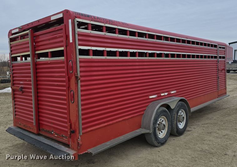 image for item DW3124 2004 Featherlite Inc. 5360 livestock trailer