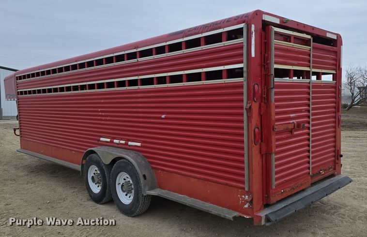 image for item DW3124 2004 Featherlite Inc. 5360 livestock trailer