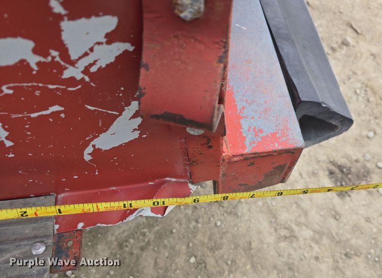 image for item DW3124 2004 Featherlite Inc. 5360 livestock trailer