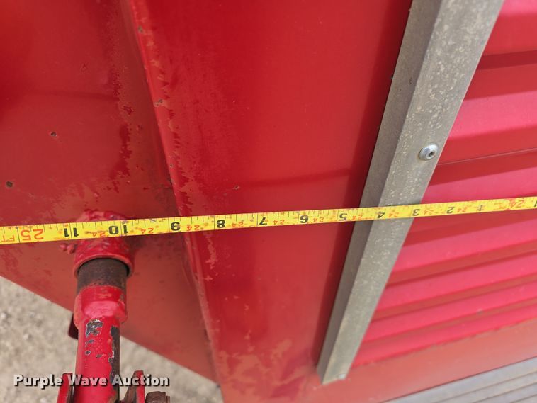 image for item DW3124 2004 Featherlite Inc. 5360 livestock trailer