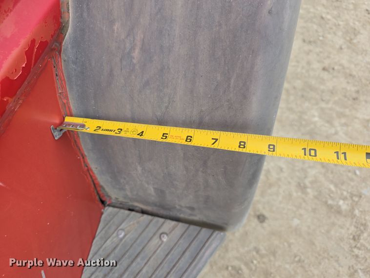 image for item DW3124 2004 Featherlite Inc. 5360 livestock trailer