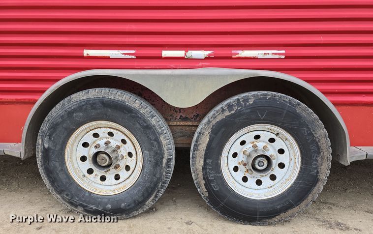 image for item DW3124 2004 Featherlite Inc. 5360 livestock trailer