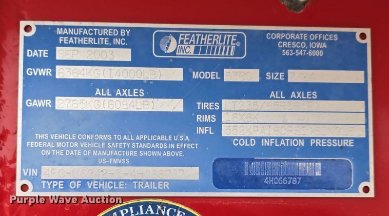 image for item DW3124 2004 Featherlite Inc. 5360 livestock trailer