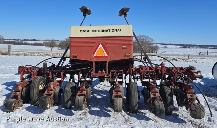 image for item DW3143 International Harvester Cyclo Air 800 planter