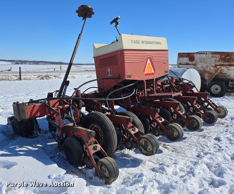 image for item DW3143 International Harvester Cyclo Air 800 planter
