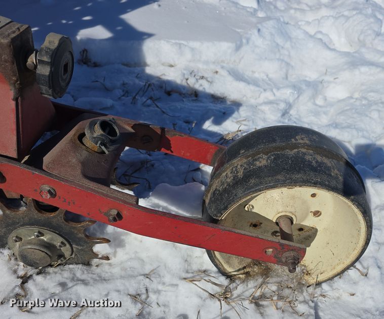 image for item DW3143 International Harvester Cyclo Air 800 planter