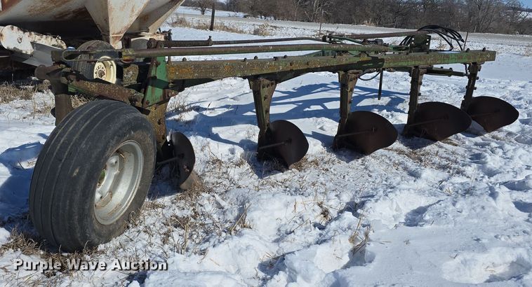 image for item DW3146 John Deere five bottom plow