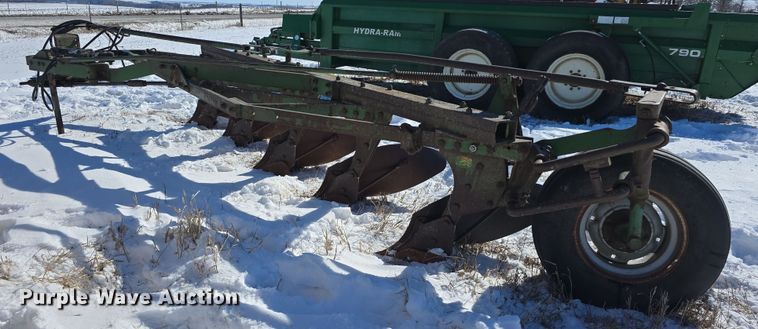image for item DW3146 John Deere five bottom plow
