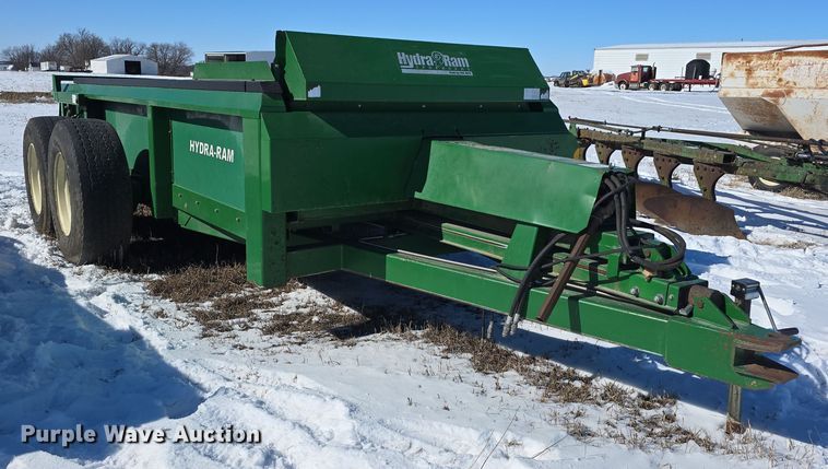 image for item DW3147 Pik Rite 790 Hydra-Ram manure spreader