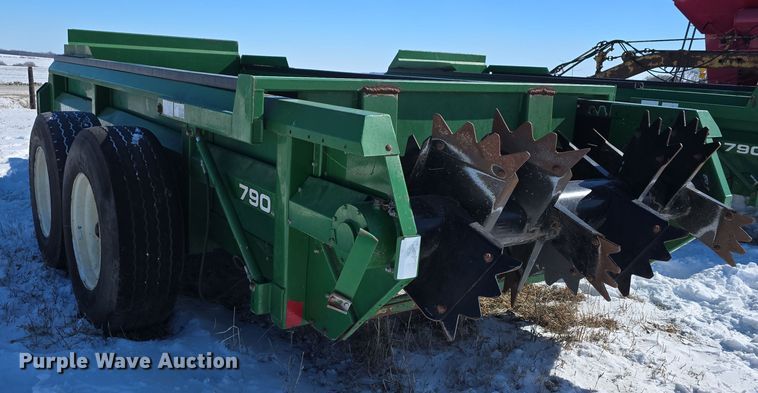 image for item DW3147 Pik Rite 790 Hydra-Ram manure spreader