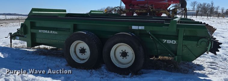 image for item DW3147 Pik Rite 790 Hydra-Ram manure spreader