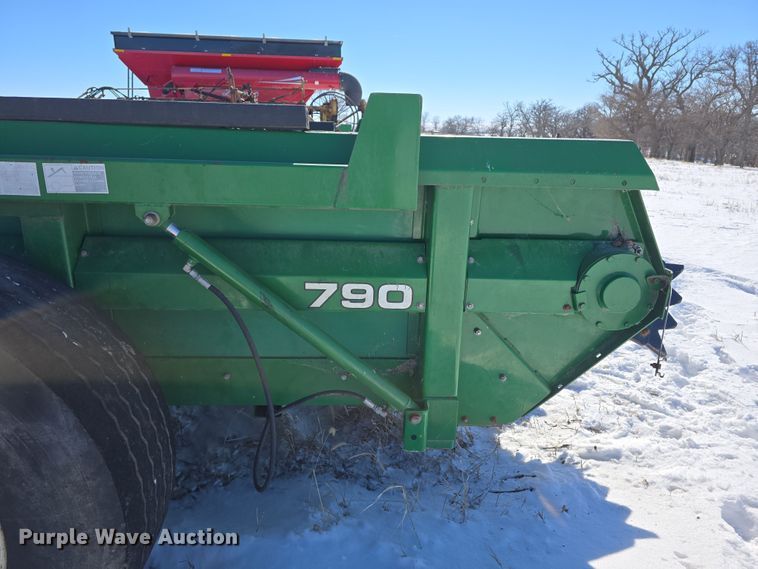 image for item DW3147 Pik Rite 790 Hydra-Ram manure spreader