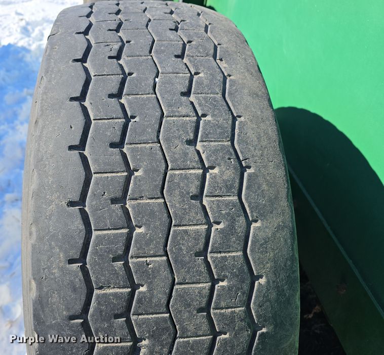 image for item DW3147 Pik Rite 790 Hydra-Ram manure spreader