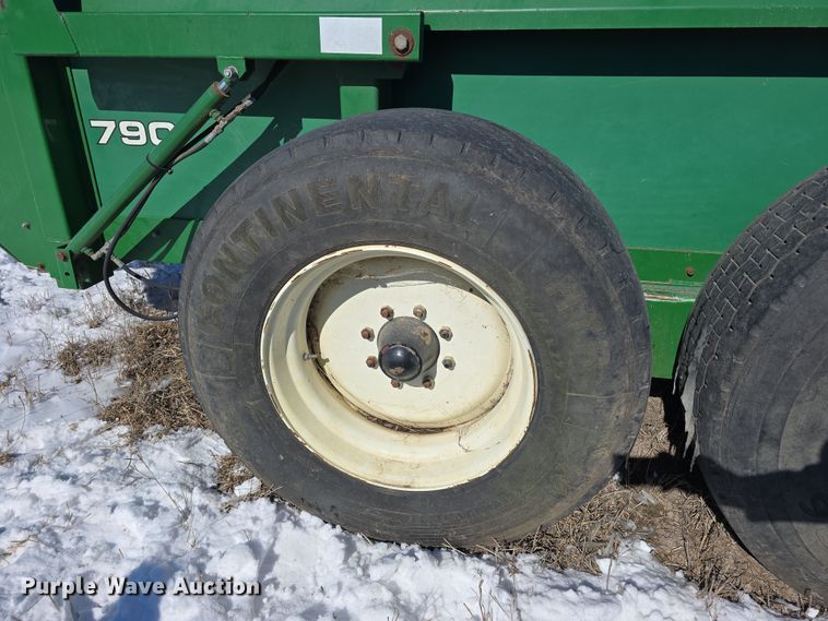 image for item DW3147 Pik Rite 790 Hydra-Ram manure spreader