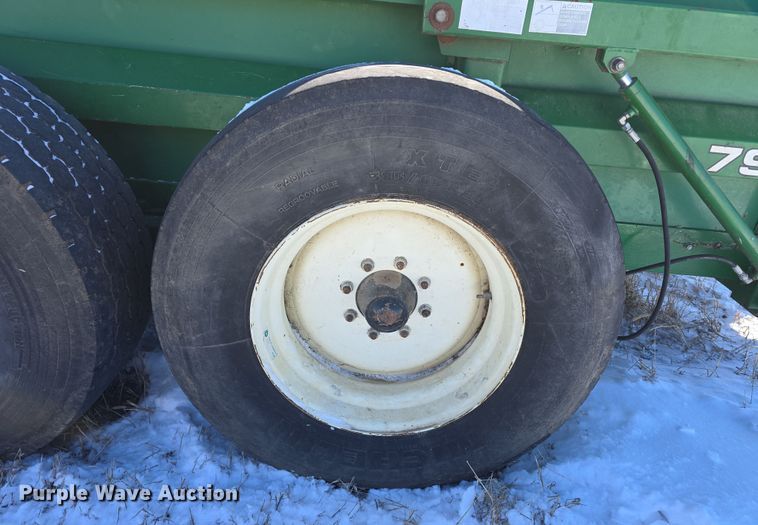 image for item DW3147 Pik Rite 790 Hydra-Ram manure spreader