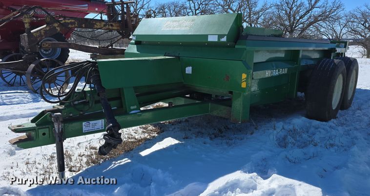 image for item DW3148 Pik Rite 790 Hydra-Ram manure spreader