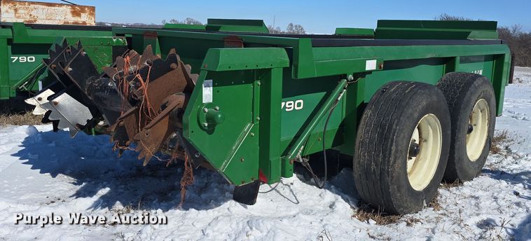 image for item DW3148 Pik Rite 790 Hydra-Ram manure spreader