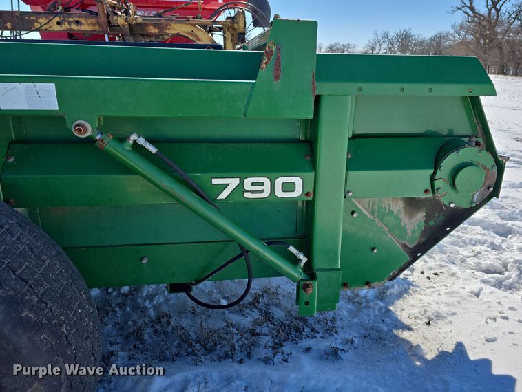 image for item DW3148 Pik Rite 790 Hydra-Ram manure spreader