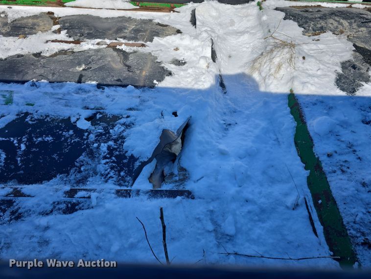 image for item DW3148 Pik Rite 790 Hydra-Ram manure spreader