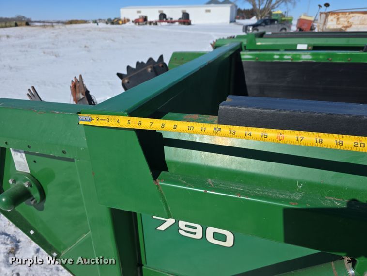 image for item DW3148 Pik Rite 790 Hydra-Ram manure spreader