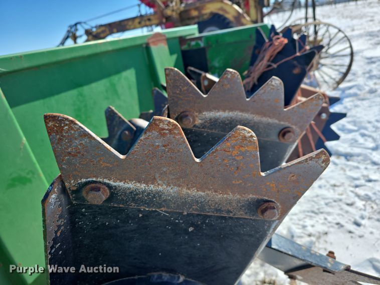 image for item DW3148 Pik Rite 790 Hydra-Ram manure spreader