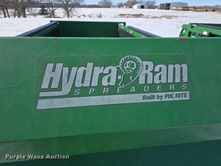 image for item DW3148 Pik Rite 790 Hydra-Ram manure spreader