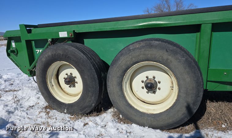 image for item DW3148 Pik Rite 790 Hydra-Ram manure spreader