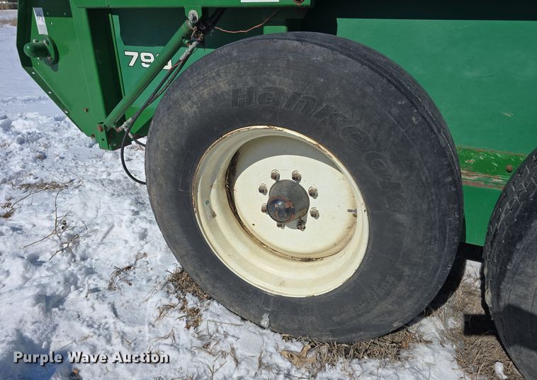 image for item DW3148 Pik Rite 790 Hydra-Ram manure spreader