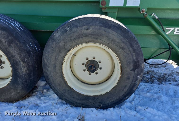 image for item DW3148 Pik Rite 790 Hydra-Ram manure spreader