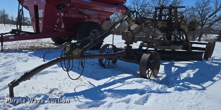 image for item DW3149 Caterpillar pull type grader