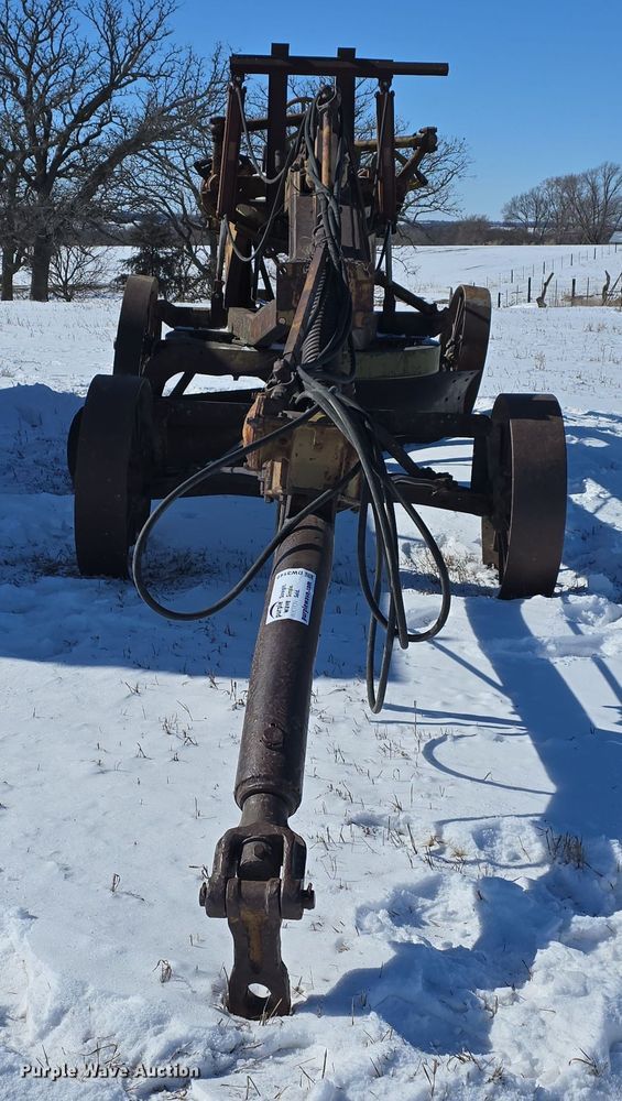 image for item DW3149 Caterpillar pull type grader