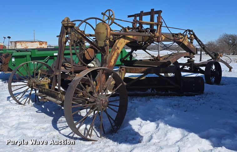 image for item DW3149 Caterpillar pull type grader