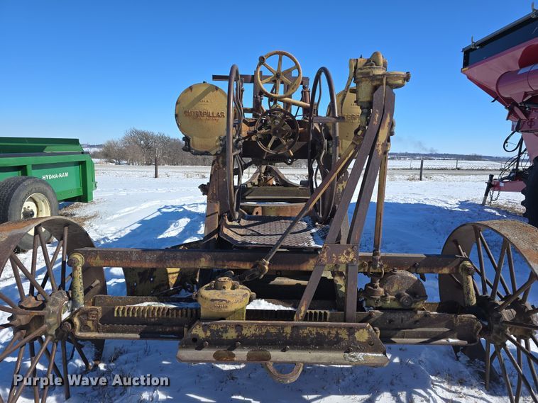 image for item DW3149 Caterpillar pull type grader