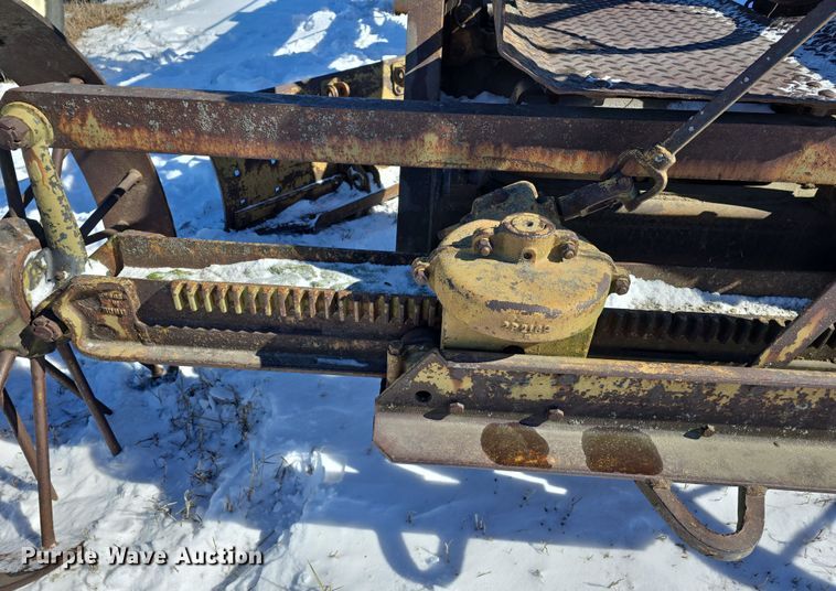 image for item DW3149 Caterpillar pull type grader