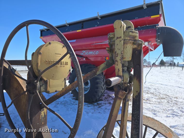 image for item DW3149 Caterpillar pull type grader