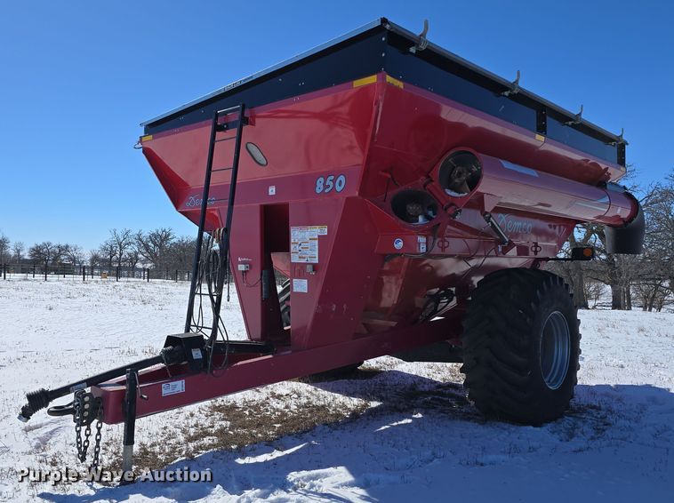 image for item DW3150 Demco 850 grain cart