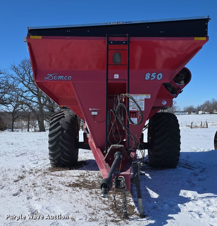 image for item DW3150 Demco 850 grain cart
