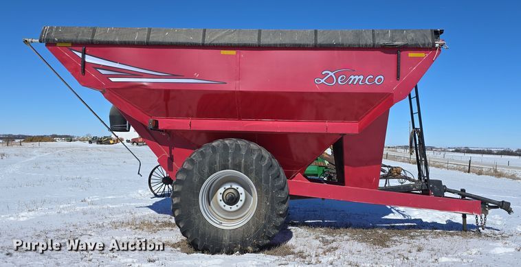 image for item DW3150 Demco 850 grain cart