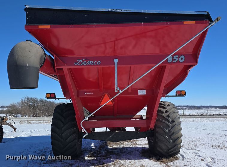 image for item DW3150 Demco 850 grain cart
