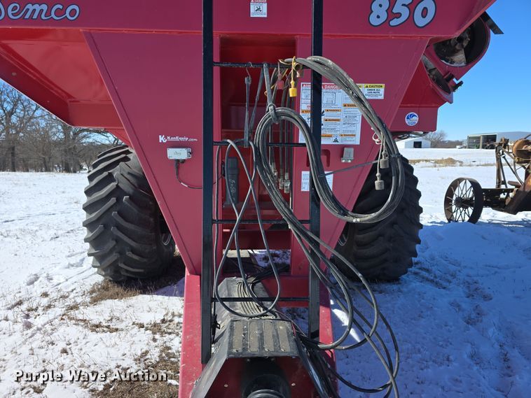 image for item DW3150 Demco 850 grain cart