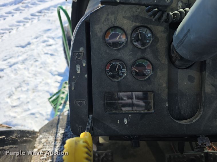 image for item DW3151 1984 John Deere 4450 tractor