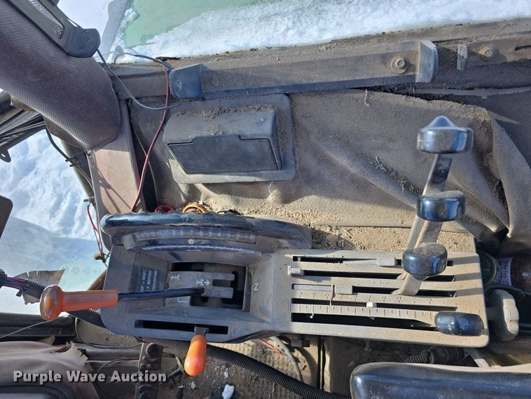 image for item DW3151 1984 John Deere 4450 tractor