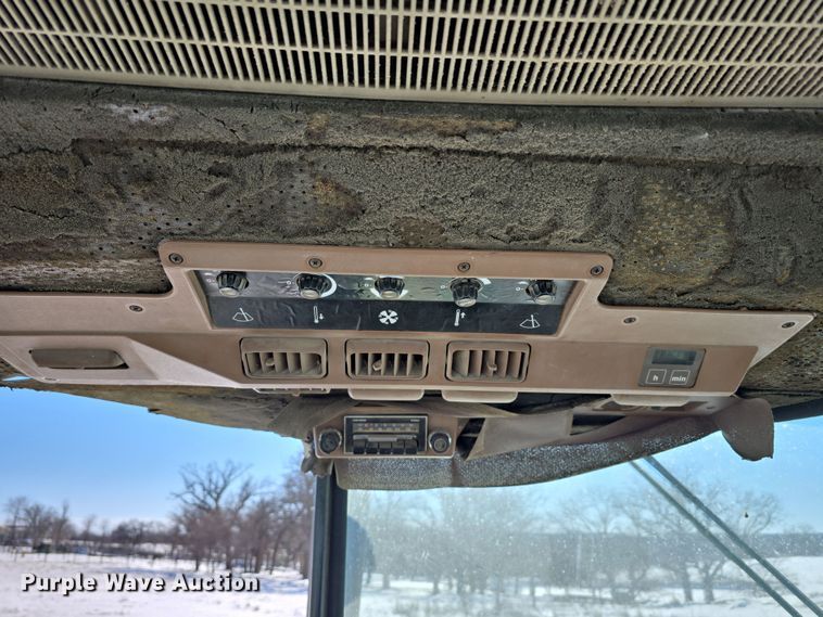 image for item DW3151 1984 John Deere 4450 tractor