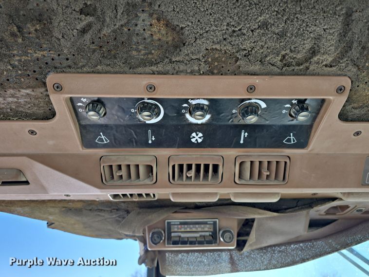 image for item DW3151 1984 John Deere 4450 tractor