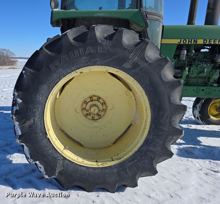 image for item DW3151 1984 John Deere 4450 tractor