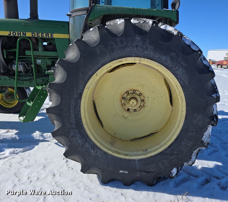 image for item DW3151 1984 John Deere 4450 tractor