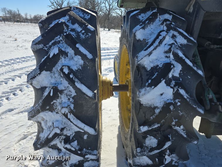 image for item DW3151 1984 John Deere 4450 tractor